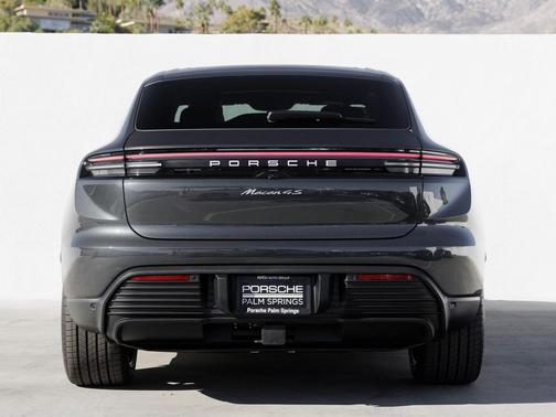 2025 Porsche Macan 4S