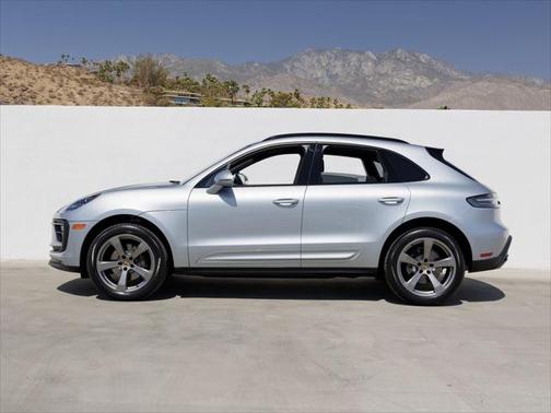 2022 Porsche Macan Base