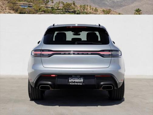 2022 Porsche Macan Base