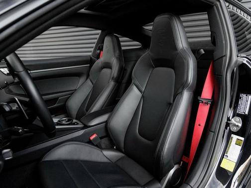 2021 Porsche 911 Carrera