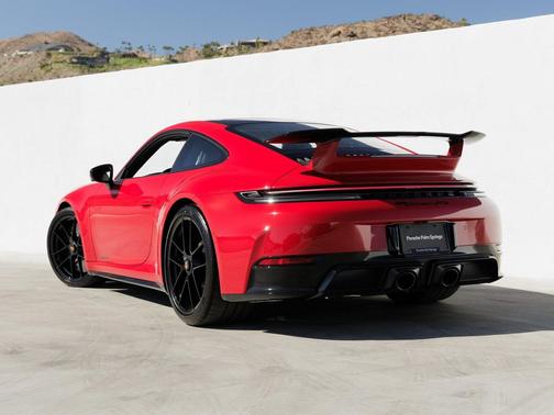 2025 Porsche 911 Carrera GTS