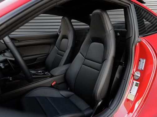 2025 Porsche 911 Carrera GTS