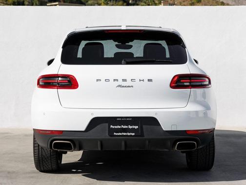 2018 Porsche Macan Base (PDK)