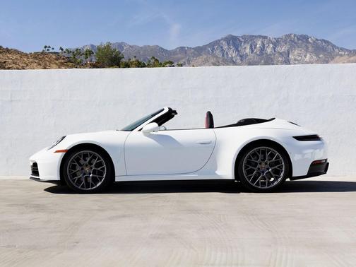 2025 Porsche 911 Carrera