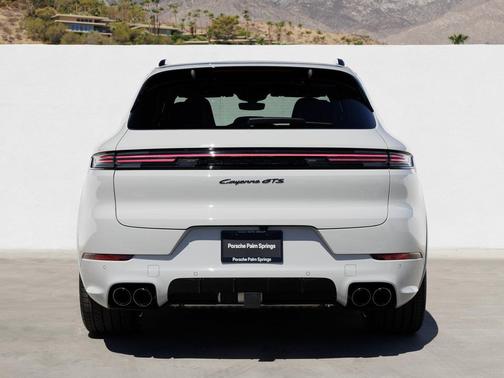 2025 Porsche Cayenne GTS