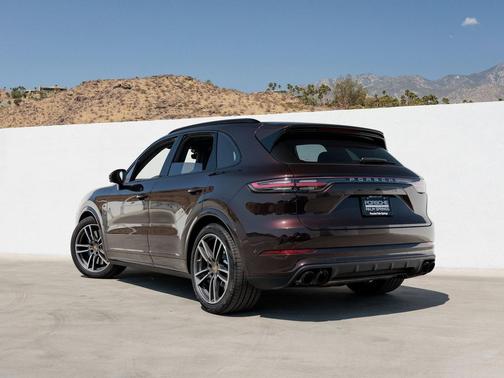 2023 Porsche Cayenne Turbo