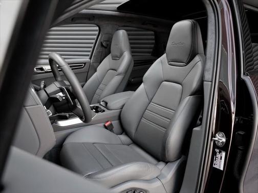 2023 Porsche Cayenne Turbo