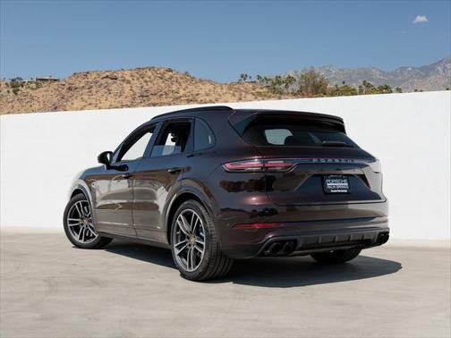 2023 Porsche Cayenne Turbo