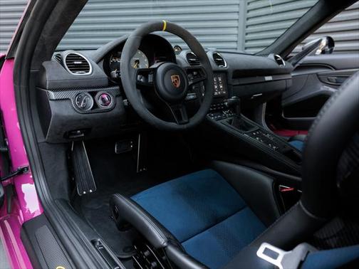 2024 Porsche 718 Cayman GT4 RS