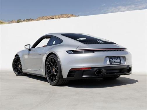 2022 Porsche 911 Carrera 4 GTS
