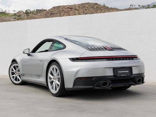 2025 Porsche 911 Carrera