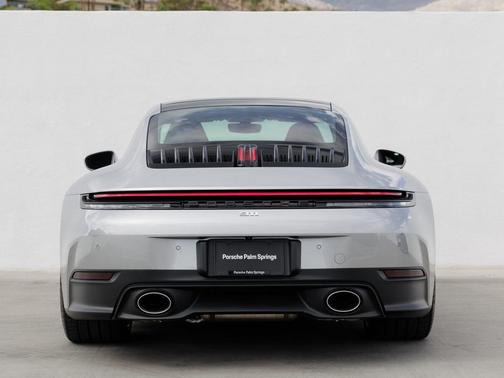 2025 Porsche 911 Carrera