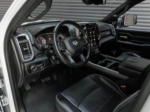 2021 RAM 3500 Laramie Crew Cab 4x4 6'4' Box