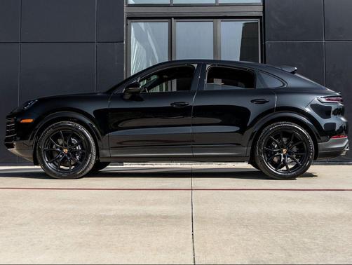 Black Metallic 2026 Porsche Cayenne Cayenne
