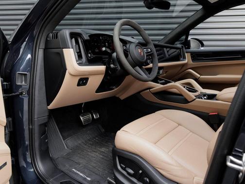 2026 Porsche Cayenne GTS