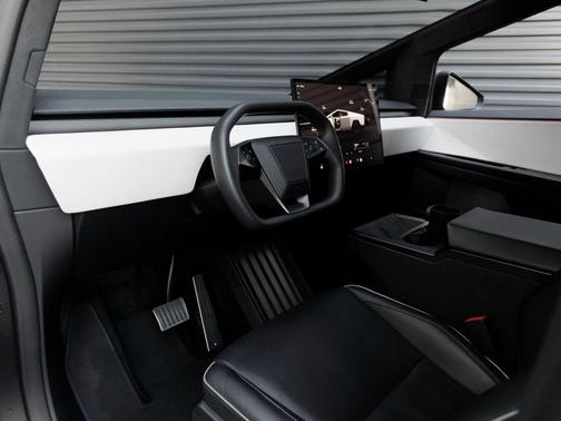 2024 Tesla Cybertruck All-Wheel Drive