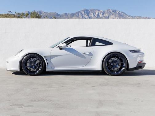 2024 Porsche 911 S/T