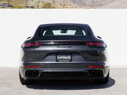 2018 Porsche Panamera 4S