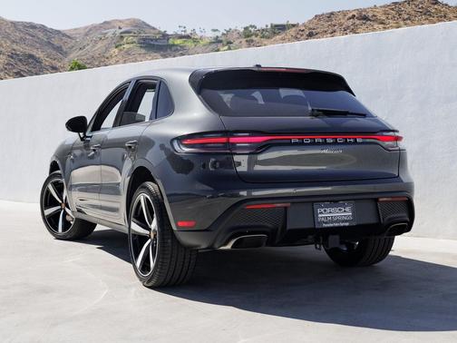 2026 Porsche Macan 