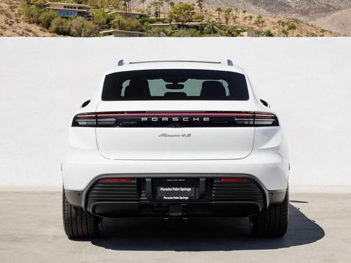 2025 Porsche Macan 4S