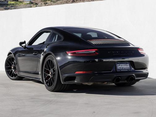 2019 Porsche 911 Carrera GTS