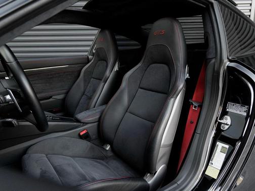 2019 Porsche 911 Carrera GTS