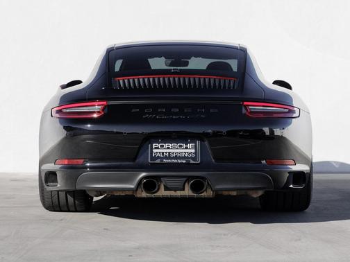 2019 Porsche 911 Carrera GTS