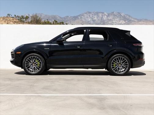 2020 Porsche Cayenne E-Hybrid S