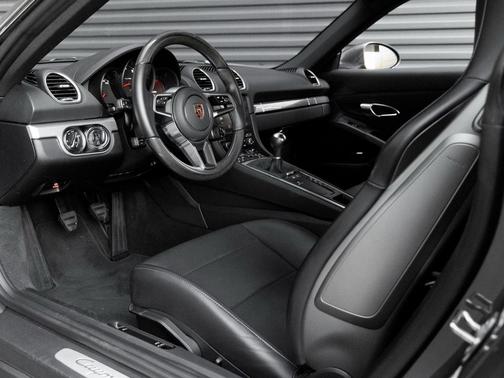 2024 Porsche 718 Cayman 