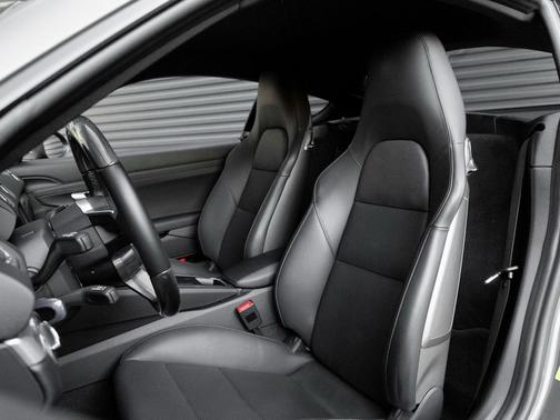 2024 Porsche 718 Cayman 