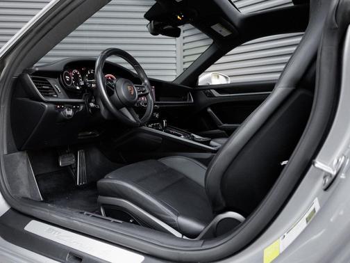 2020 Porsche 911 Carrera S