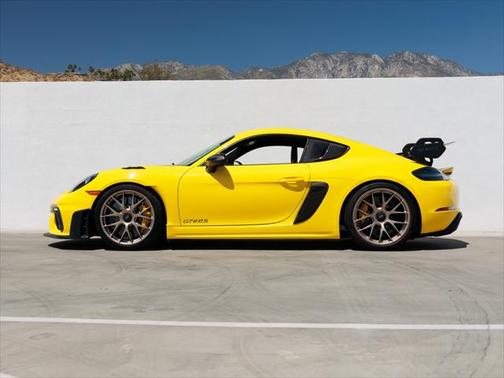 2023 Porsche 718 Cayman GT4 RS