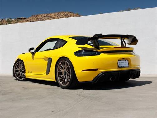 2023 Porsche 718 Cayman GT4 RS