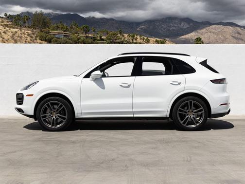 White 2023 Porsche Cayenne Platinum Edition
