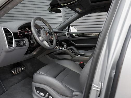 2021 Porsche Cayenne GTS