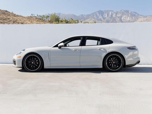 2023 Porsche Panamera Platinum Edition