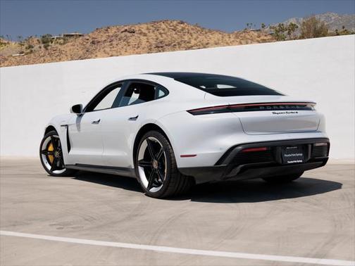 2022 Porsche Taycan Turbo S