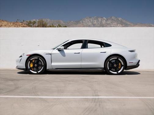2022 Porsche Taycan Turbo S