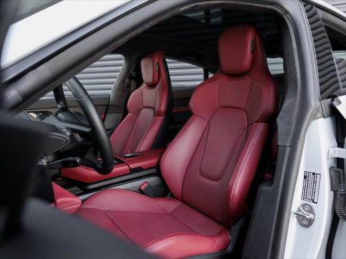 2022 Porsche Taycan Turbo S