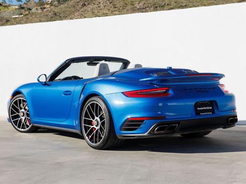 2017 Porsche 911 Turbo