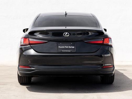 Caviar 2023 Lexus ES 300h Base