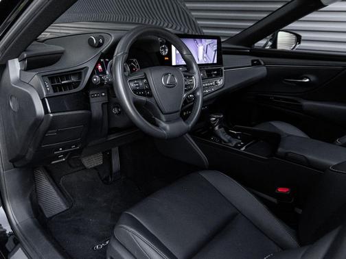 Caviar 2023 Lexus ES 300h Base