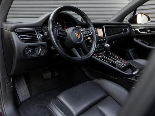 2023 Porsche Macan Base