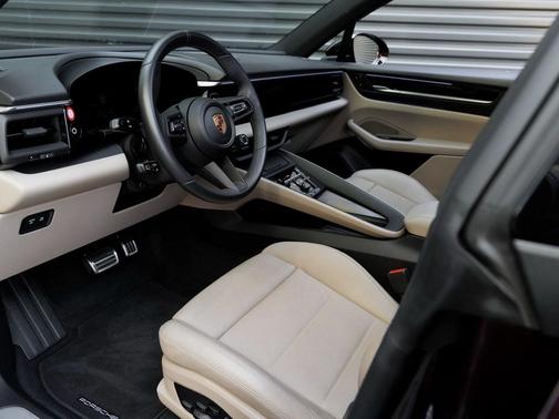 2025 Porsche Macan 4S