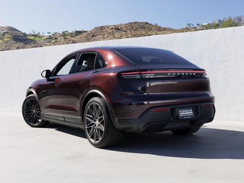 2025 Porsche Macan 4S