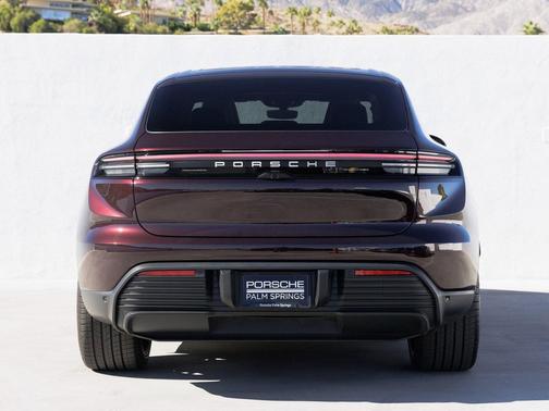 2025 Porsche Macan 4S
