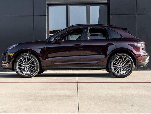 Ruby Metallic 2026 Porsche Macan Macan