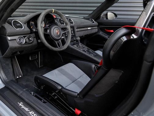 2025 Porsche 718 Spyder RS