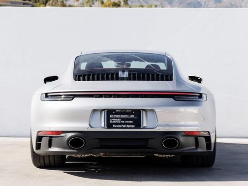 2022 Porsche 911 Carrera 4 GTS