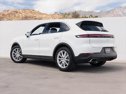 2024 Porsche Cayenne Base (Tiptronic)